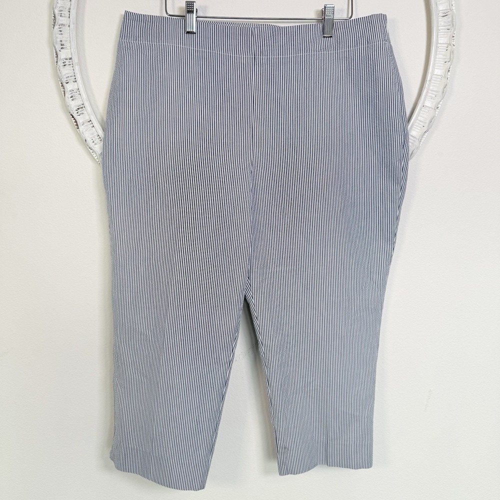 Talbots Womens Pants 14P White Blue Pin Striped Casual Heritage Seersucker Crop